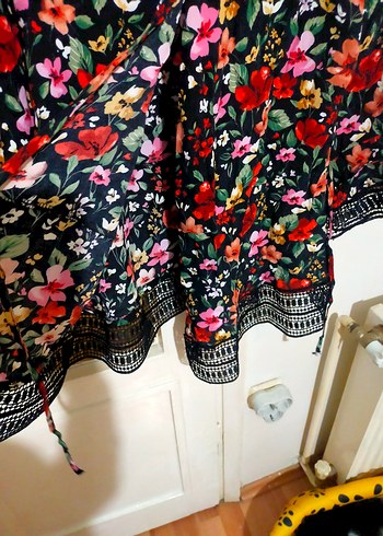 Çiçek Desenli Bohem Kadın Mini Bluz London m beden - Görsel 3