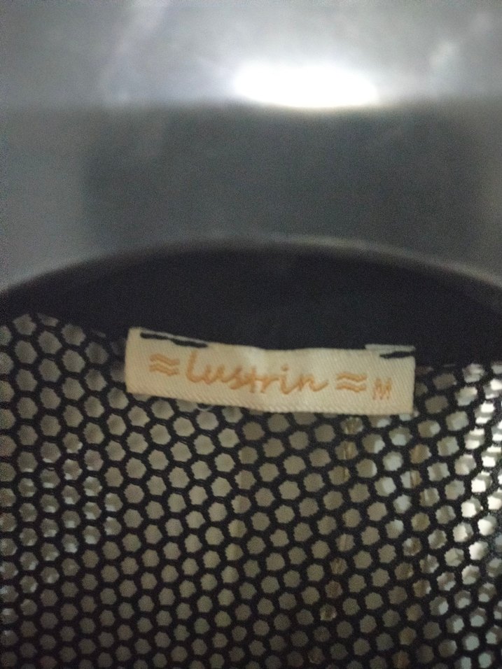 Siyah Düğmeli Kolsuz Gömlek - Görsel 2