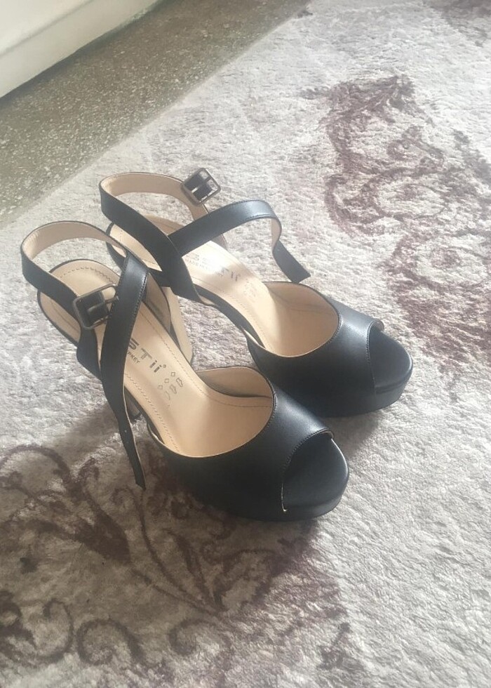 Topuklu ayakkabi - Görsel 2