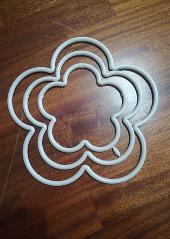 Üçlü Plastik Çiçek Makrome Halka