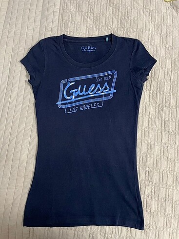 Guess T-Shirt