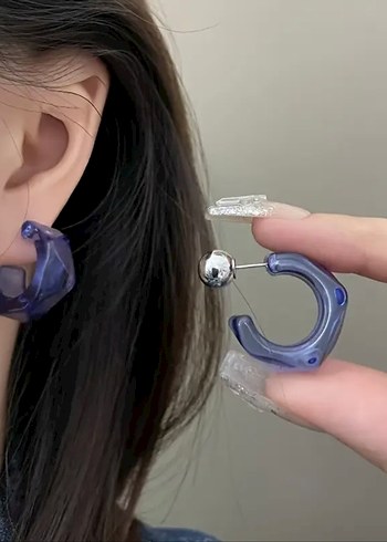 Beden Lacivert gümüş top tasarımlı küpe