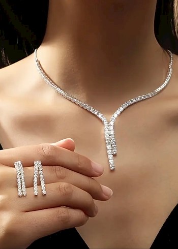swarovski Taşlı suyolu kolye küpe seti