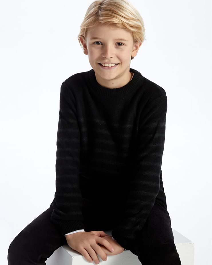 Gri çizgili siyah 6-7 yaş erkek çocuk kazak - Görsel 5