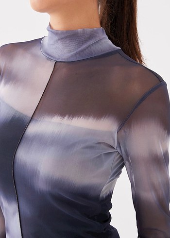 Batik desenli dik yaka vücudu saran uzun elbise - Görsel 4