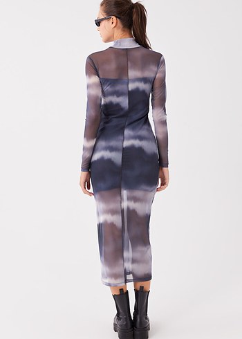 Batik desenli dik yaka vücudu saran uzun elbise - Görsel 5