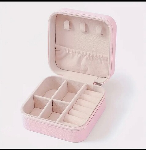 Pembe takı kutusu