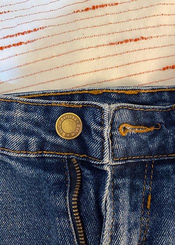 Bershka Kadın Mini Denim Şort - Görsel 4