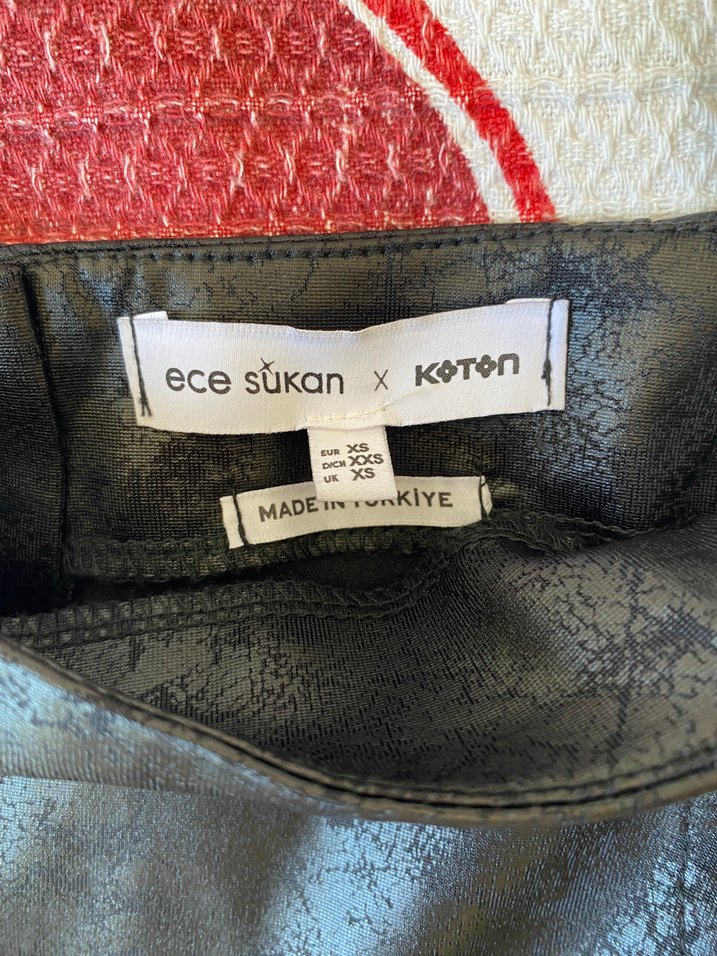 Siyah Deri Bağcıklı Mini Etek - Görsel 2