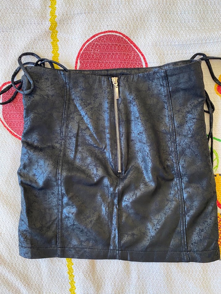 Siyah Deri Bağcıklı Mini Etek - Görsel 3