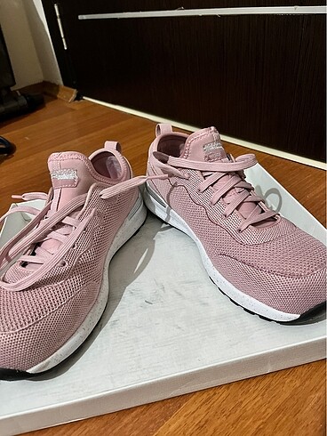 37,5 Beden pembe Renk Skechers orijinal ayakkabı