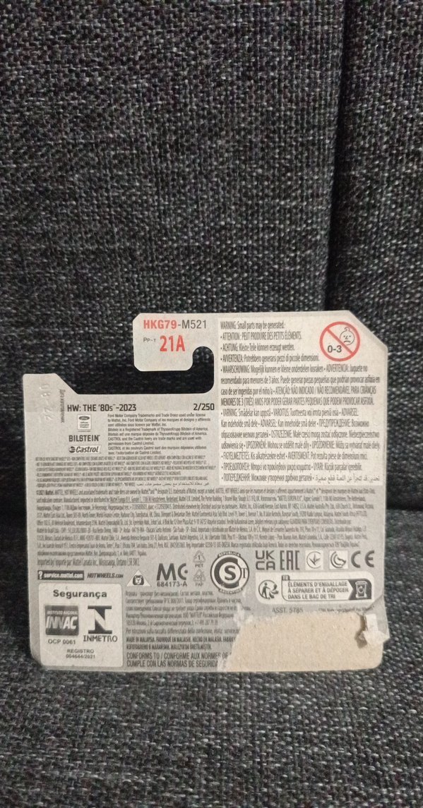 Kartonet hasarlı arka tarafı ikinci resimde.Hot Wheels '87 Ford - Görsel 2