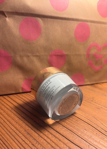 Estée Lauder DayWear Kadın Nemlendirici - Görsel 2