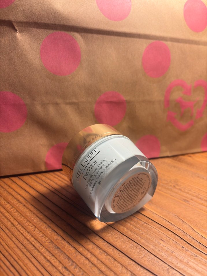 Estée Lauder DayWear Kadın Nemlendirici - Görsel 2