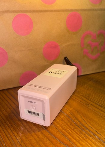 Victoria's Secret Tease Kadın Vücut Losyonu - Görsel 2