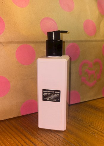 Victoria's Secret Tease Kadın Vücut Losyonu - Görsel 3