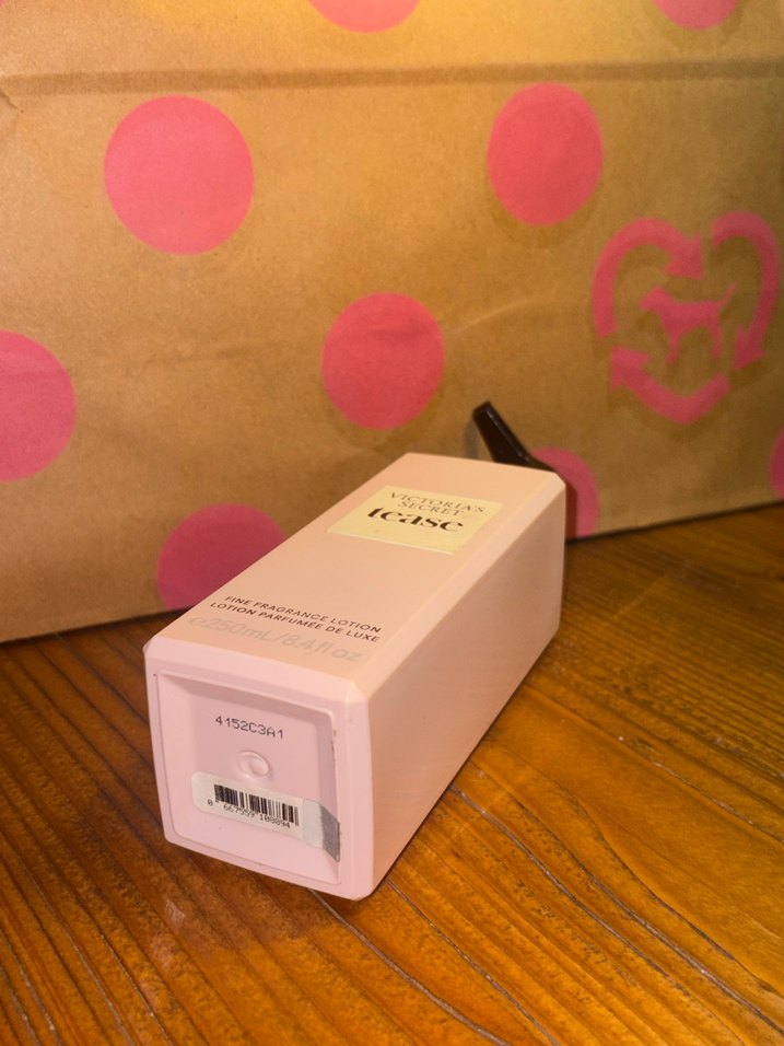 Victoria's Secret Tease Kadın Vücut Losyonu - Görsel 2