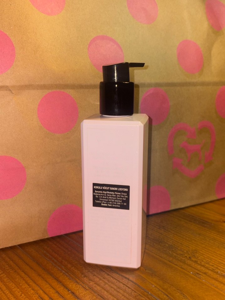 Victoria's Secret Tease Kadın Vücut Losyonu - Görsel 3