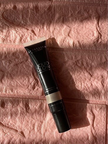 Anastasia Beverly Hills Aydınlatıcı