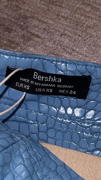 xs Beden Bershka deri mini etek