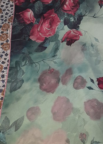 Beden Bordo Çiçek Desenli İpek eşarp