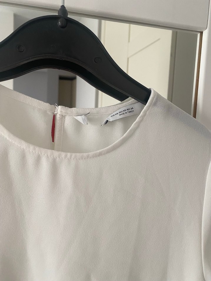 Kadın Beyaz Kısa Kollu Pilili Bluz - Görsel 4