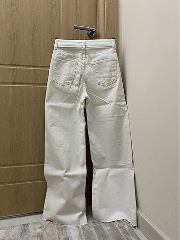 s Beden Yırtık beyaz pantolon
