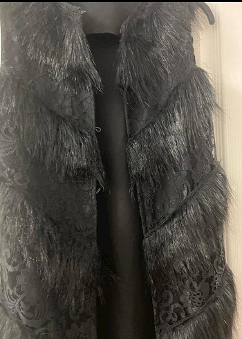 Kürk Detaylı Uzun Siyah Gotik Yelek - Görsel 4