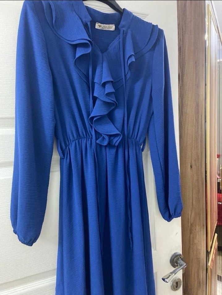 Uzun Kollu Mavi Fırfırlı Uzun Elbise - Görsel 3