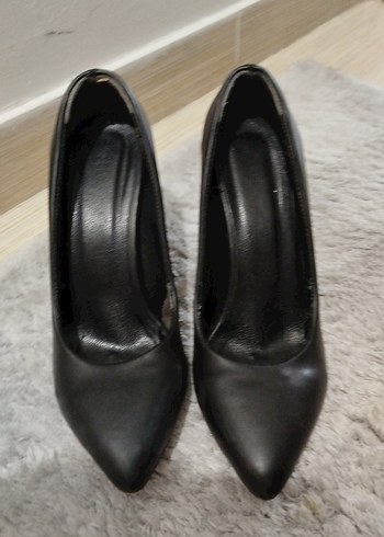 Diğer Siyah Deri Stiletto