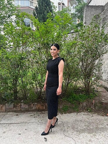 Taşlı kalem elbise