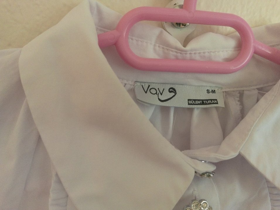 Düğmeli Beyaz Keten Uzun Kollu Gömlek - Görsel 5