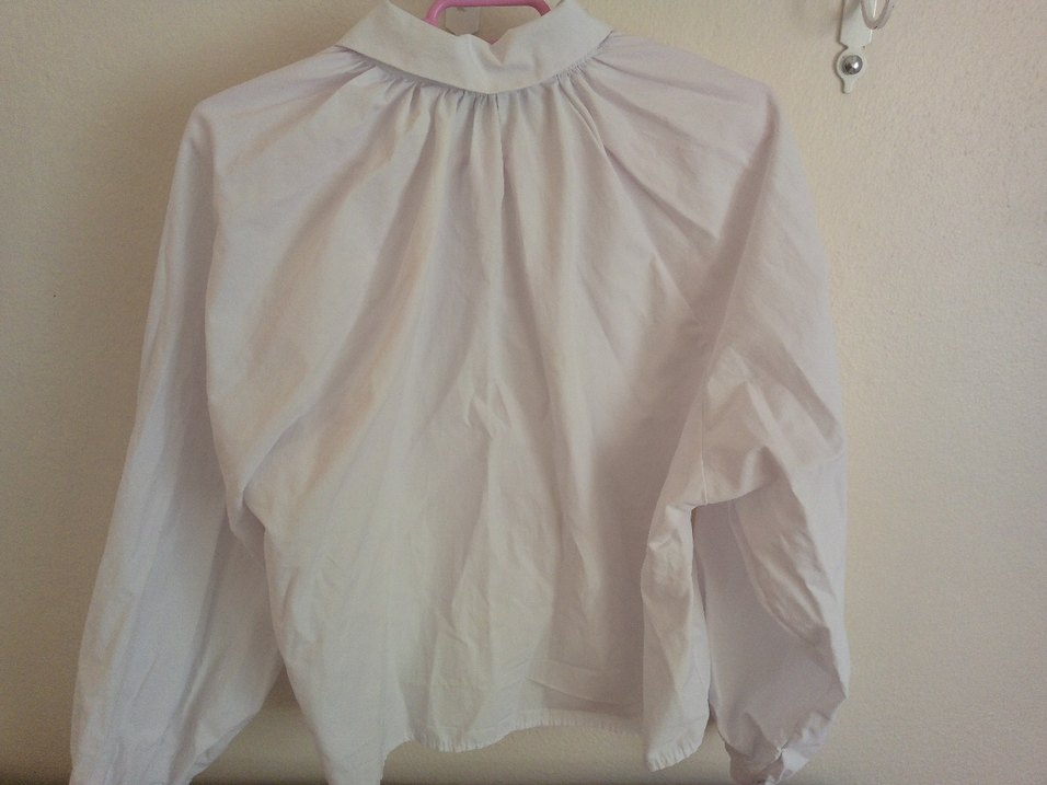 Düğmeli Beyaz Keten Uzun Kollu Gömlek - Görsel 3