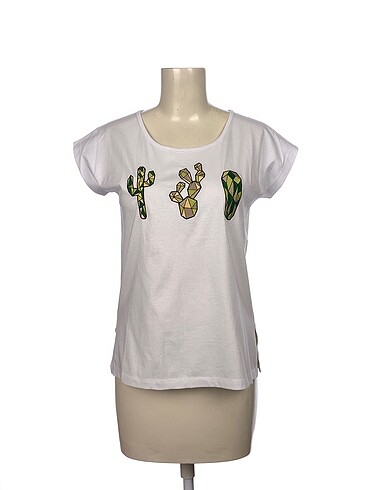 Mudo T-shirt %70 İndirimli.