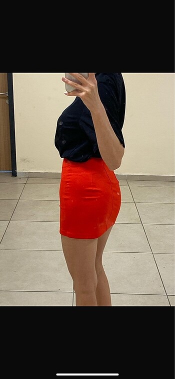 Kırmızı mini etek - Görsel 2