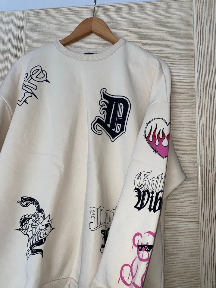 Beyaz Baskılı Oversize Sweatshirt - Görsel 4