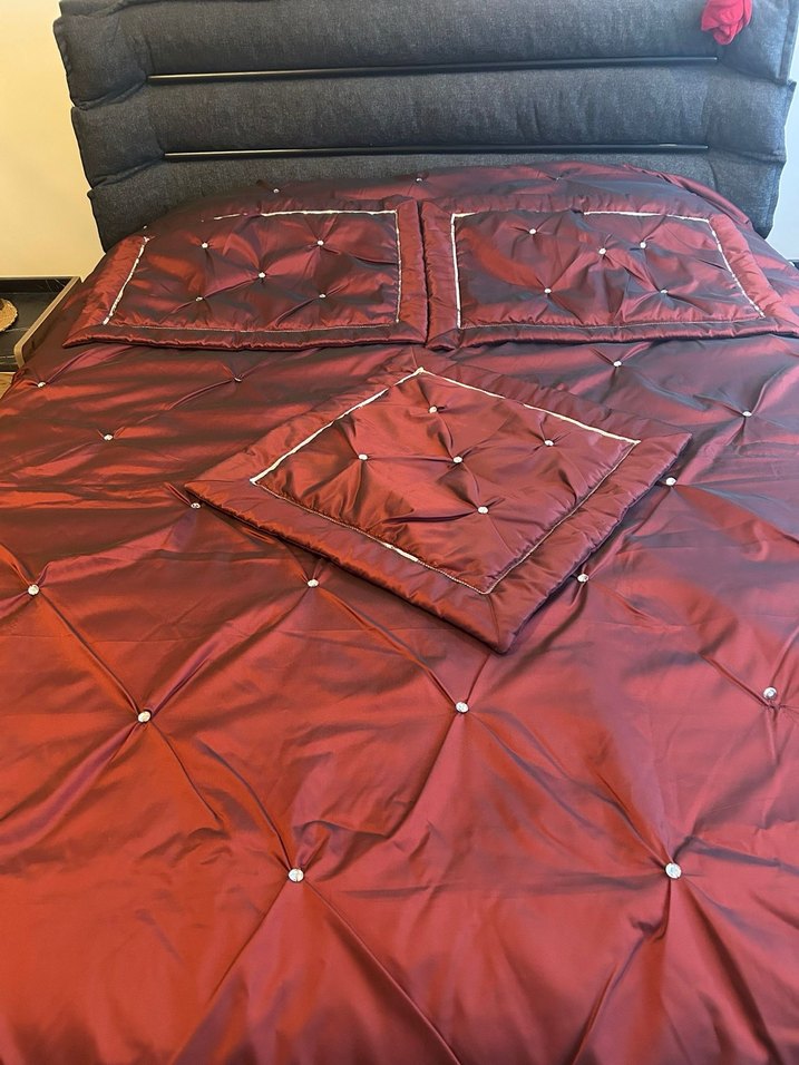 Bordo Nakışlı Yatak Örtüsü - Görsel 4