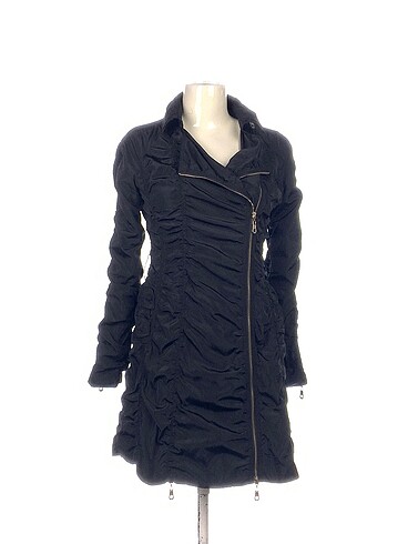 Burberry Trenchcoat %70 İndirimli.
