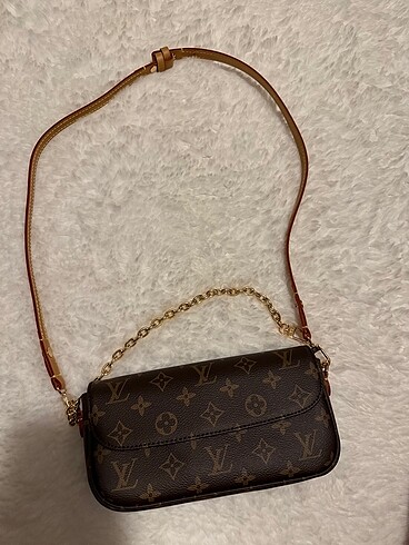 Lv IVY Monogram model Akalite