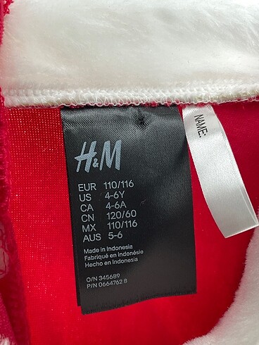 universal Beden H&M Kısa Elbise %70 İndirimli.