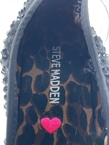 33 Beden siyah Renk Steve Madden Babet p İndirimli.