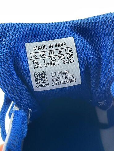 33 Beden beyaz Renk Adidas Spor Ayakkabı %70 İndirimli.