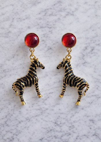 Kırmızı Boncuklu Zebra Figürlü Midi Küpeler - Görsel 2