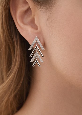 Gümüş Renkli Sallantılı Küpe - Görsel 2