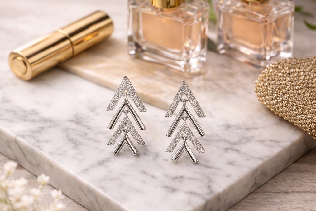 Gümüş Renkli Sallantılı Küpe - Görsel 5