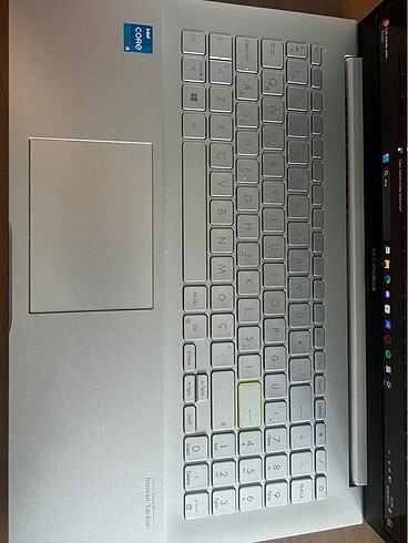  Beden Renk ASUS YENİ NESİL VIVABOOK 15 OLED