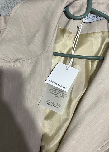 Bej Kuşaklı Kadın Trençkot - Görsel 5