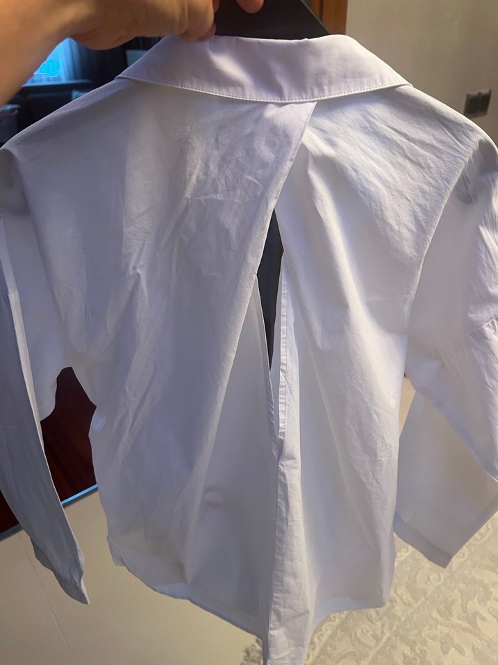 Sırt detaylı  kelebek işlemeli gömlek - Görsel 3