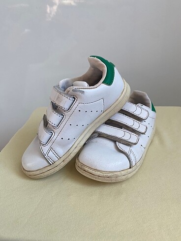 26 Beden Adidas spor ayakkabısı
