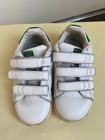 26 Beden beyaz Renk Adidas spor ayakkabısı